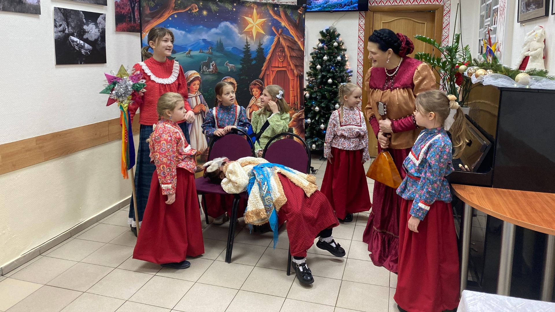 В Доме Дружбы прошла рождественская встреча смотреть онлайн