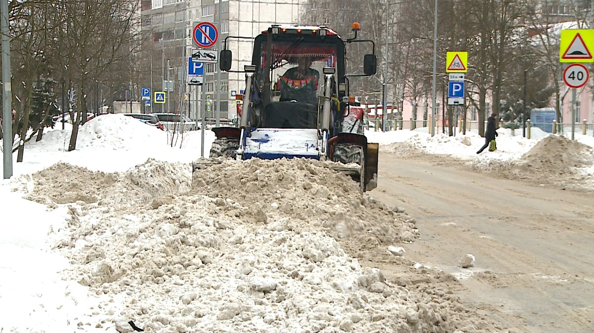 (Рыбинск-40) УБОРКА ПАРКОВОК НА СКОМОРОХОВОЙ ГОРЕ смотреть онлайн