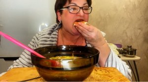 МУКБАНГ/Ем суп с необычным хлебом и худею!