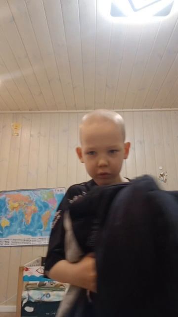 лёша танцует