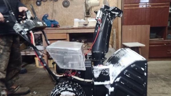 Снегоуборщик Huter SGC 4800В. Скорость поворота желоба