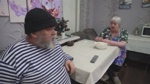 Что сказал муж пенсионер жене когда она готовила вкусный салат с копчёностями Правильное питание ЕДА