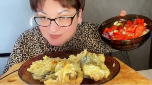 МУКБАНГ/Какой вкусный у меня перекус-много лука и жареная рыбка/Скоро перейду на Путассу 😉