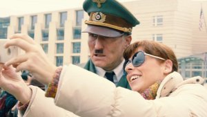 Он снова здесь (краткий пересказ фильма. Краткий капитан)