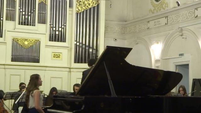 Л.В.Бетховен фортепианный концерт № 1 до-мажор. Исп.Полина Лыскина смотреть онлайн