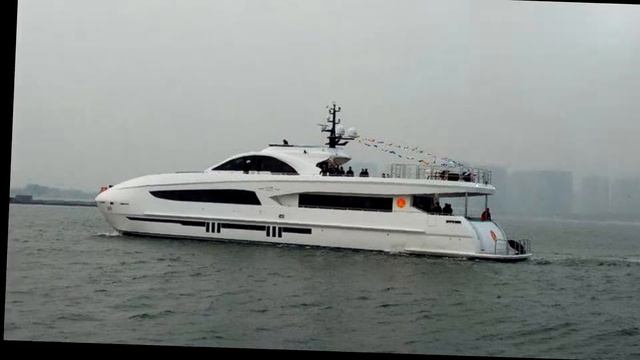 Джеки Чан купил 38 метровую яхту