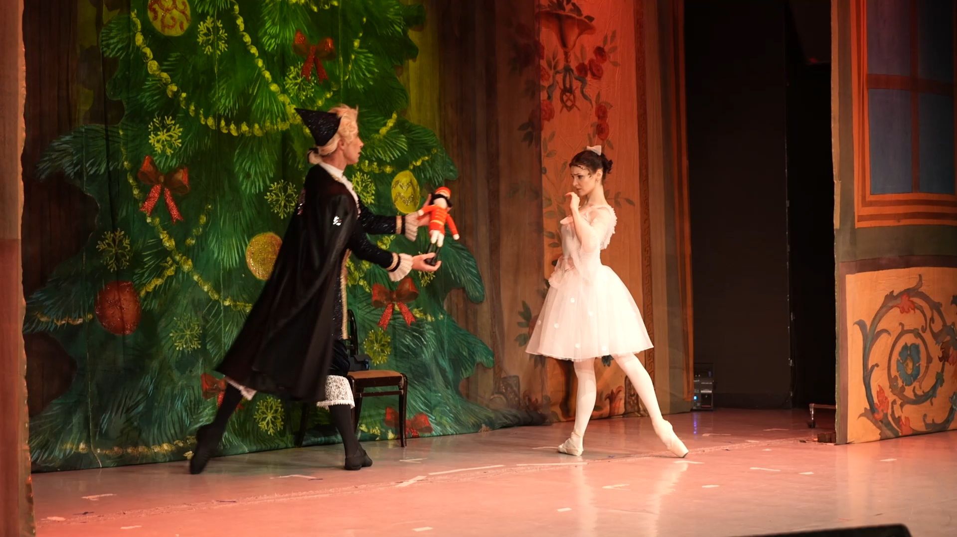 Лангепас увидел «Щелкунчика» смотреть онлайн