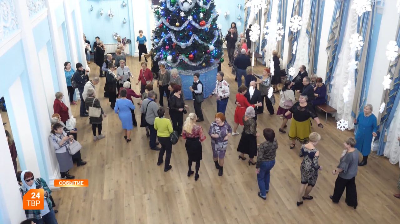 Под звуки оркестра смотреть онлайн