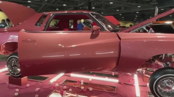 Супершоу лоурайдеров Lowrider Super Show