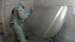 Сколько стоит покрасить капот в гараже «дорогим» материалом.