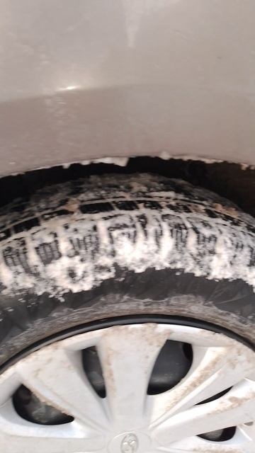 На подкрылки налипло и намерзло снега смотреть онлайн