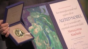 Оппозиционер из Венесуэлы Мария Корина Мачадо передала Трампу свою Нобелевскую премию мира.