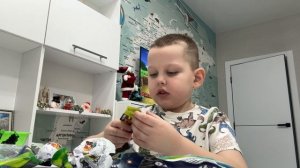 Распаковка киндер и игрушки КБ