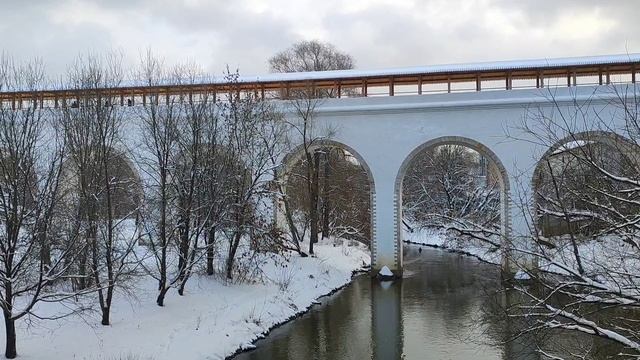Акведук. Река Яуза. Снег. Зимние зарисовки. Январь 2026 смотреть онлайн