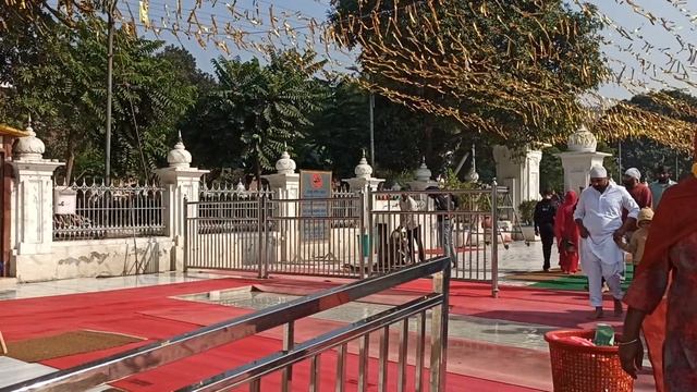 Сикхи в Золотом храме! смотреть онлайн