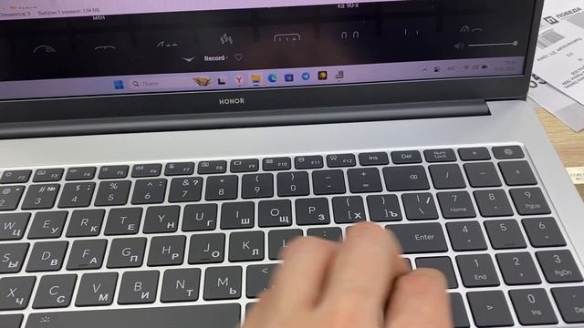 Ноутбук Honor X16 54900 смотреть онлайн