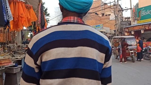 Улочки Амритсара-транспорт,народ,торговля! смотреть онлайн