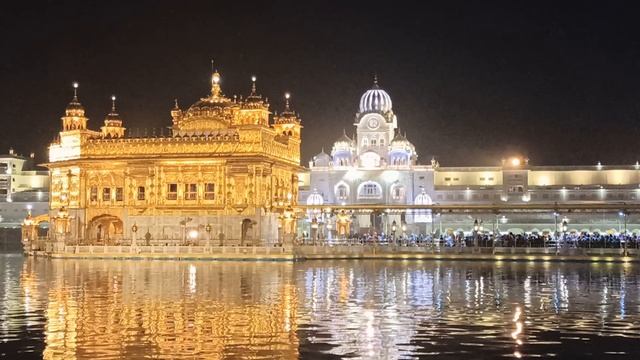 Храм вечером ещё прекрасней! смотреть онлайн