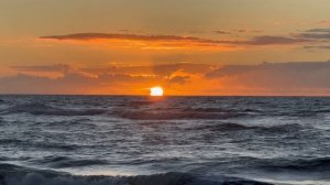 Шум Атлантического Океана на заре (Бразилия июль 2025г)