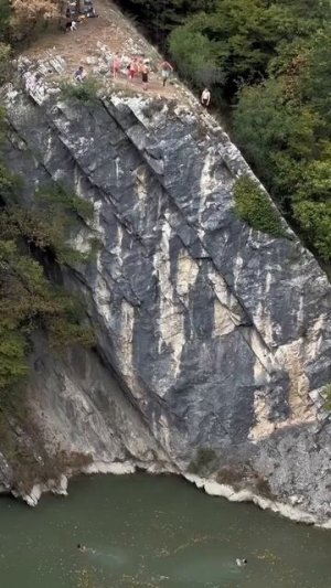 Ровно вошёл без брызг 😉