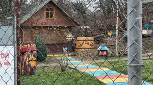 Едем через заброшенный хутор и лес на пасеку !