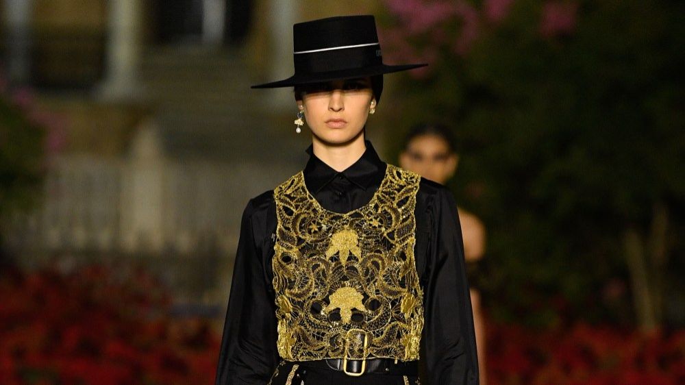 DIOR - знакомство с буквой М - мексика 2024 смотреть онлайн