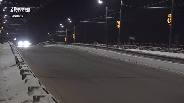 Коммунальные службы в Брянске расчистили центральные улицы от снега смотреть онлайн