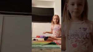 Продолжаем распоковывать подарки. Дегустация подарков.Смотреть до конца.