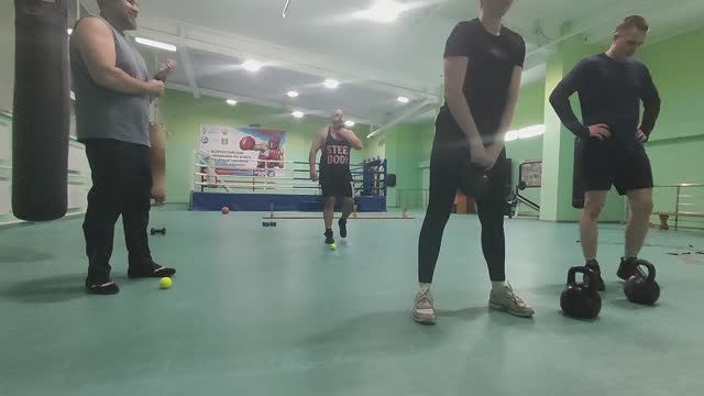 Круговая тренировка боксёра 15.01.2026 смотреть онлайн