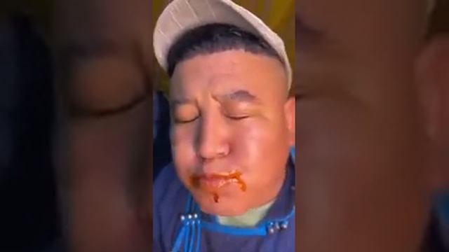 Традиционно монголы едят мясо каждый день! #еда #кулинария #Монголия смотреть онлайн