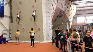 Испытание силы на искусственном рельефе: в Абакане стартовало  открытое первенство по скалолазанию