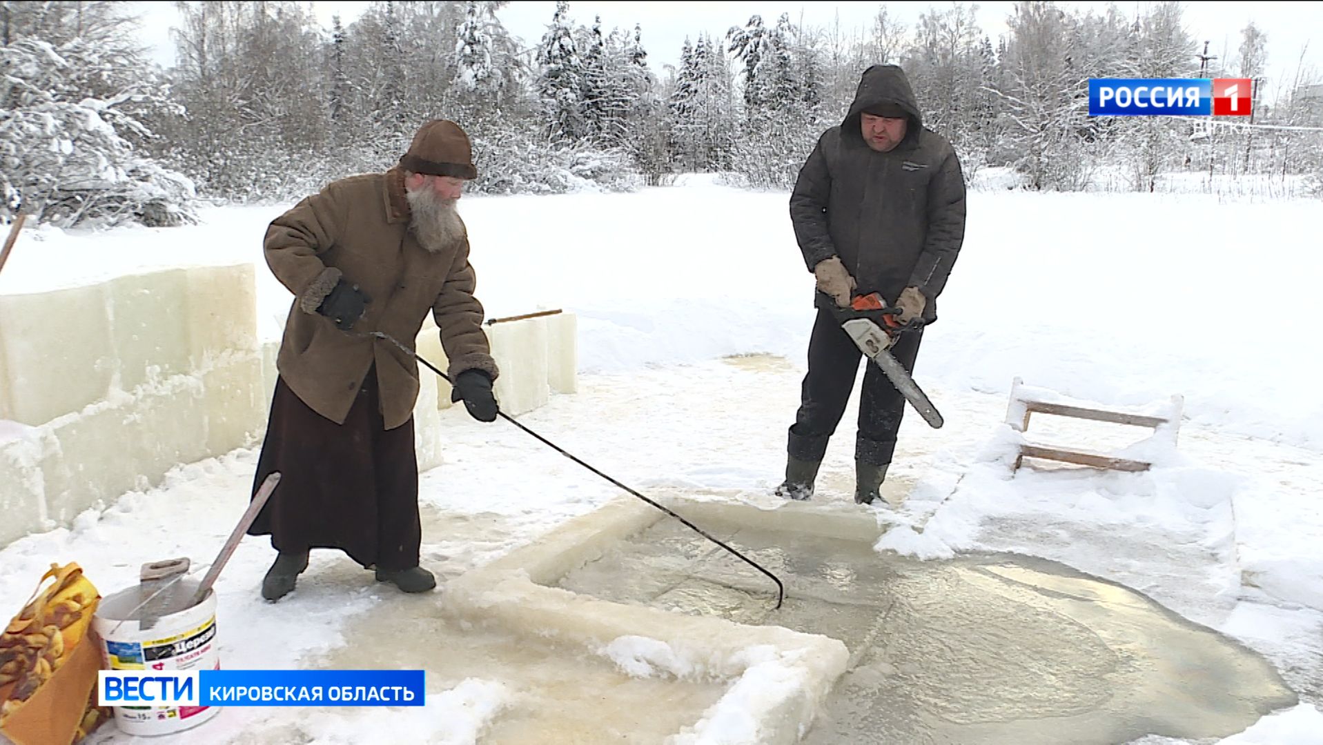 В селе Медяны Юрьянского района готовятся к празднику Крещения Господня смотреть онлайн