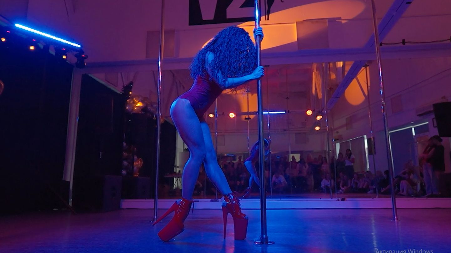 Emily - Plaza, exotic pole dance choreo