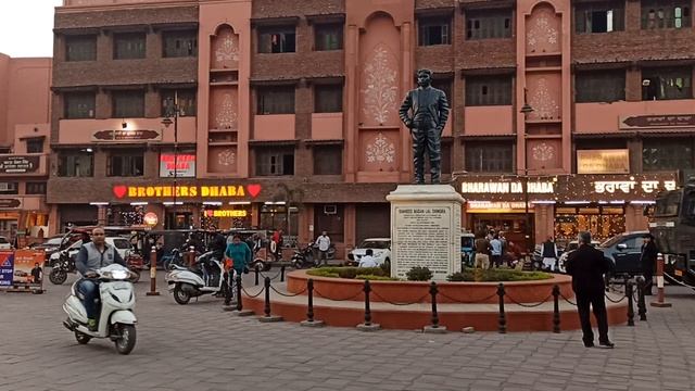 В центре Амритсара,там где музеи! смотреть онлайн