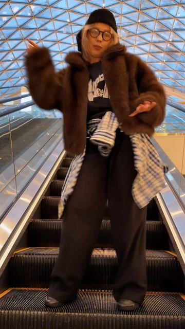 танцую в промежутках между шопингов