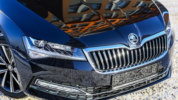 Честная продажа Skoda Superb 2025 (новый)