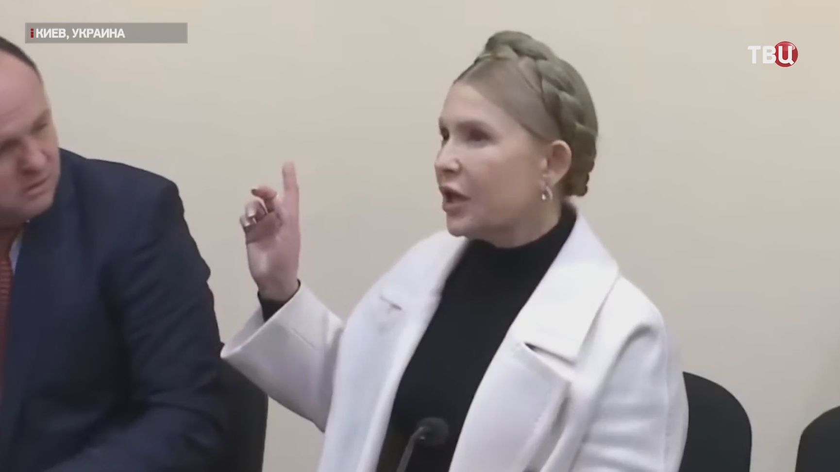 Тимошенко прибыла в антикоррупционный суд смотреть онлайн