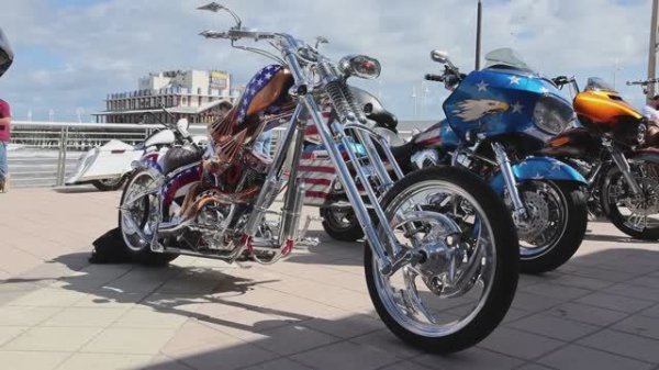 Мотоциклы на фестивале Biketoberfest, Main Street Bikers