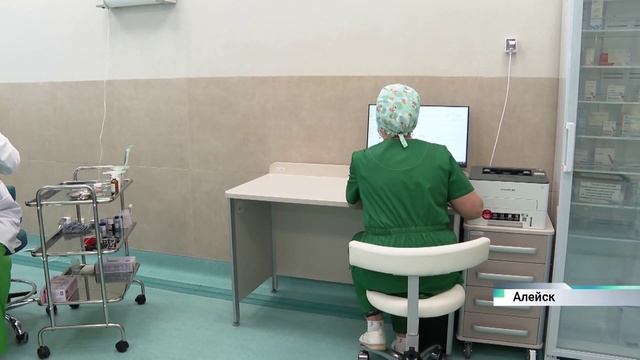 Губернатор Алтайского края оценил современное оборудование новой алейской поликлиники смотреть онлайн