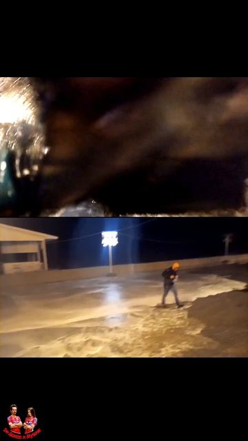 Шторм. Накрыло волной на набережной смотреть онлайн