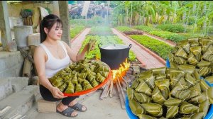 Традиционный способ заворачивания пирогов из диких листьев и клейкого риса для продажи. Нхат