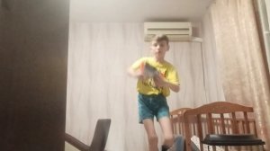 Даня поссорился с Ваней и стали куклами и попали в в волшебный мир