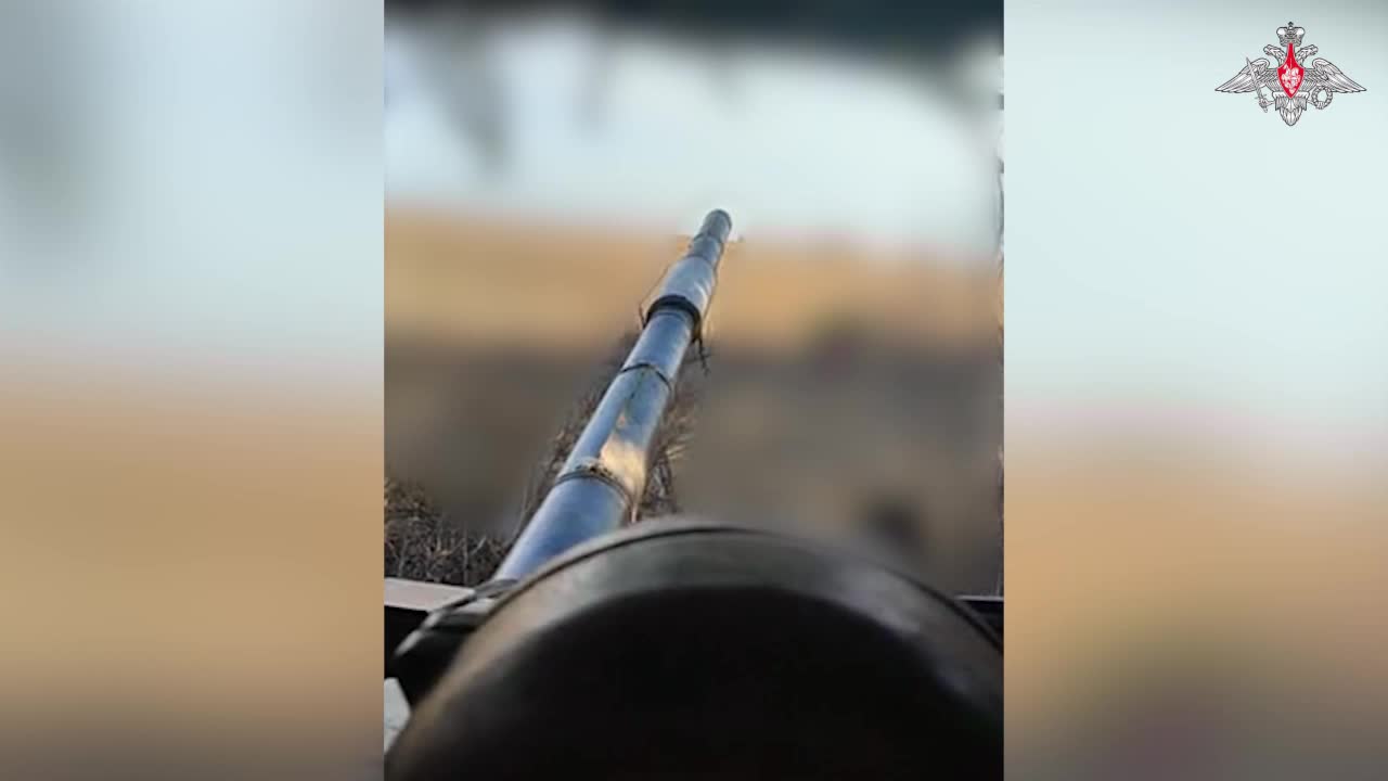 💥 Танковые экипажи группировки «Восток» уничтожили оборудованные в лесных массивах Запорожской о... смотреть онлайн