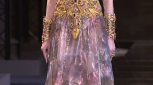 Показ женской коллекции Guo Pei весна-лето 2017