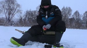 Зимняя рыбалка 2026 ! Ловля густеры со льда на течении! Рыбалка на Оке!