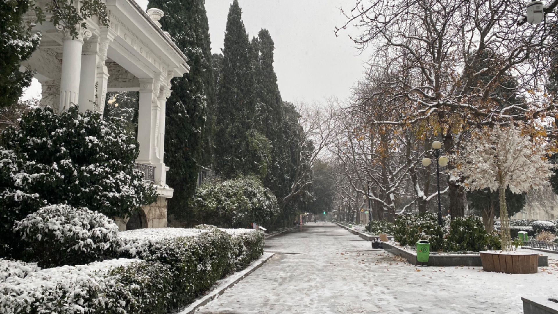 Ежедневная «вебкамера» Ялты. 17 января, 2026г. Время: 13:00 смотреть онлайн