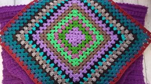 Вяжу джемпер. Начала вязать ещё один плед.