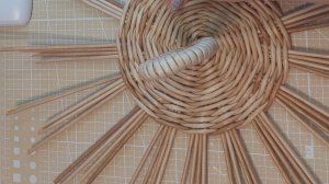 Сухарница с ручкой из бумажной лозы/ мастер класс/плетем с Полиной