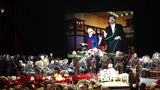 Прощание с Игорем Золотовицким в МХТ, часть 2 смотреть онлайн