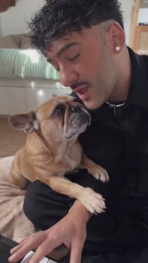 Самый преданный фанат😍))